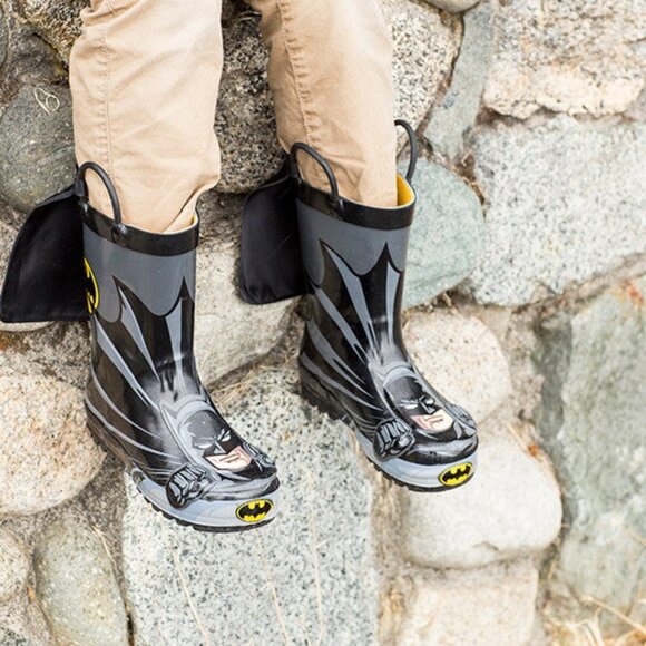 NEW Removable Cape! Western Chief Kids' Batman Everlasting Rain Boot Sizes 8-1 - Picture 2 of 9